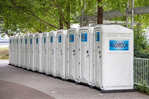 Best Luxury portable toilet rental  in Chieand, FL